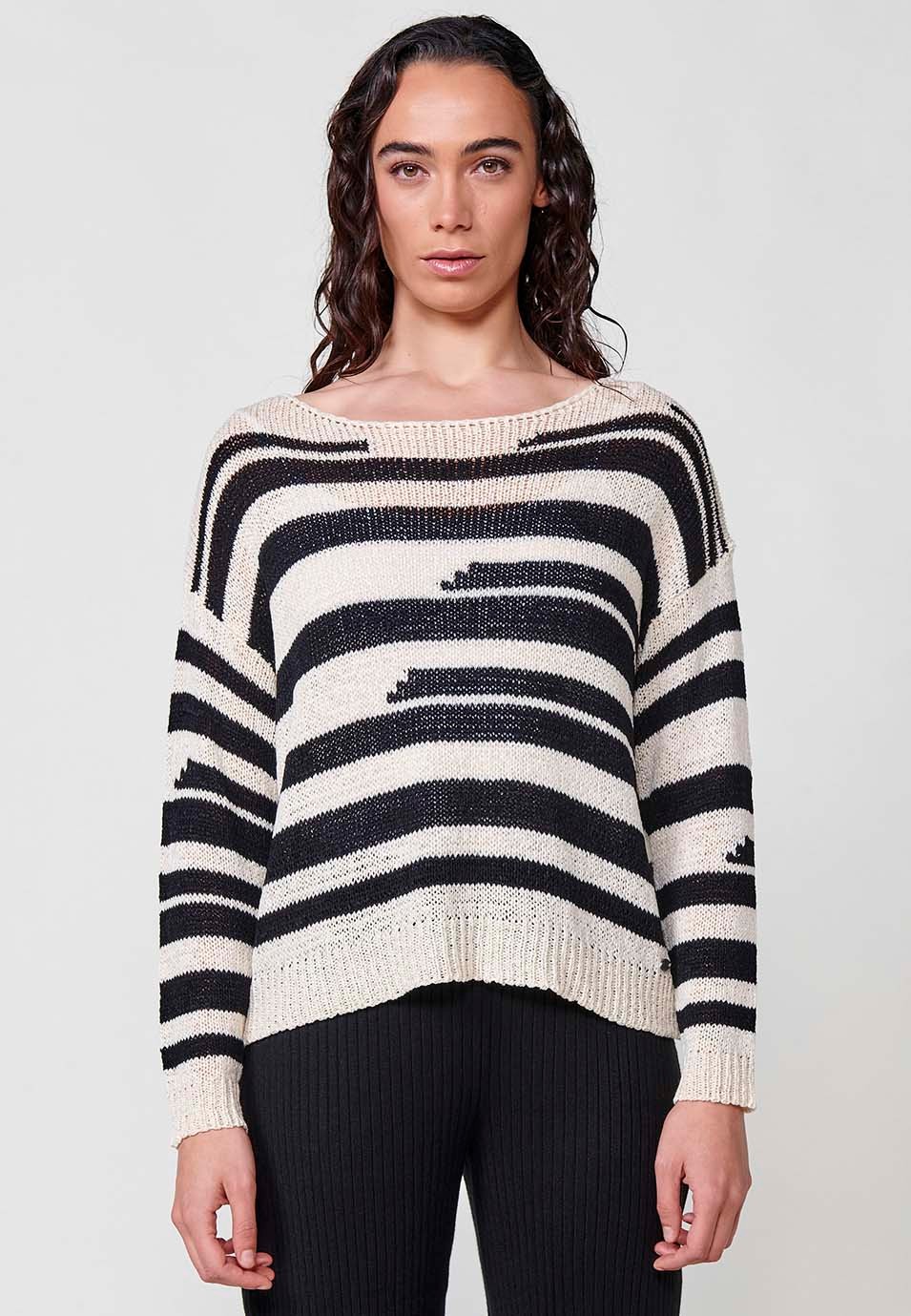 Pull col bateau en tricot à manches longues pour femme en beige 7