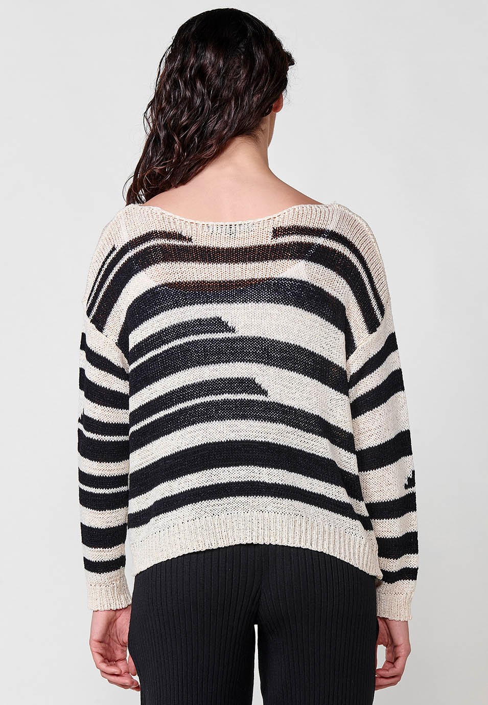 Pull col bateau en tricot à manches longues pour femme en beige 5