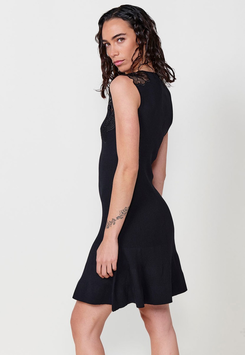 Robe sans manches en tricot noir avec détails sur les épaules pour femme 3