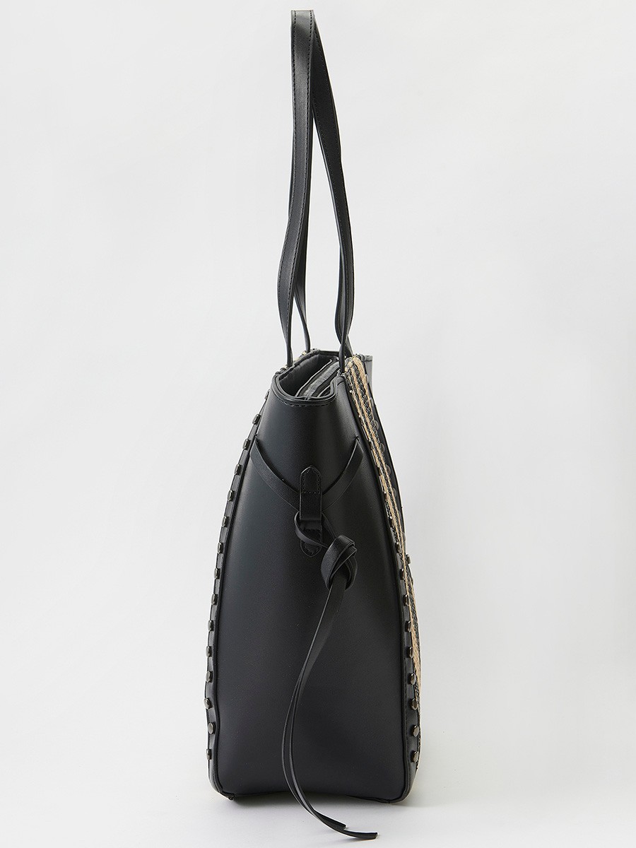 Bolso shopper efecto piel con Tejido en contraste efecto yute con cenefa lateral de tachuelas metálicas y Asas de hombro corta de color Negro para Mujer