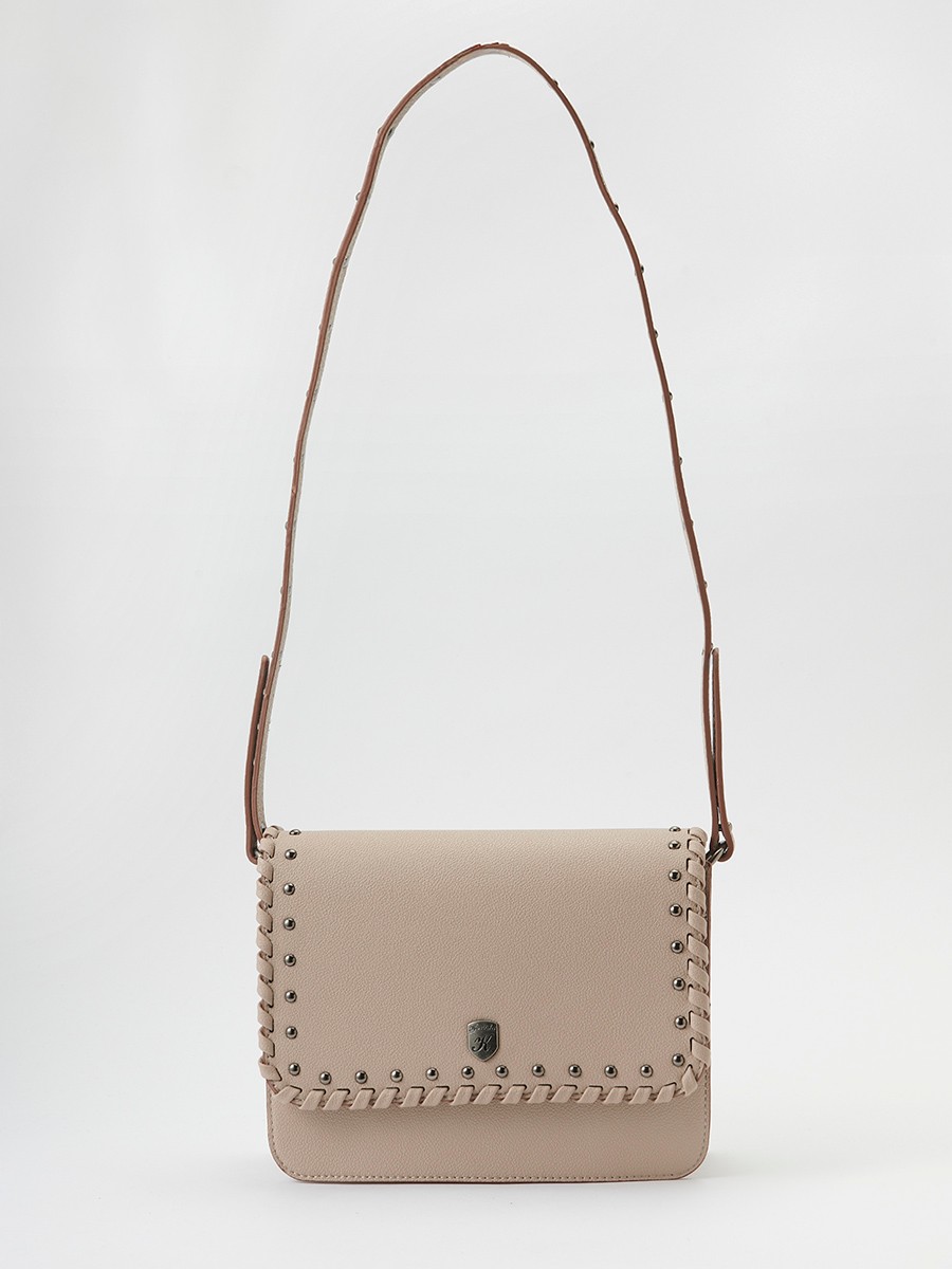 Bolso tipo bandolera efecto piel con Detalle de tachuelas en tapeta y asas y Cierre mediante imán con Asa hombro larga color Beige para Mujer