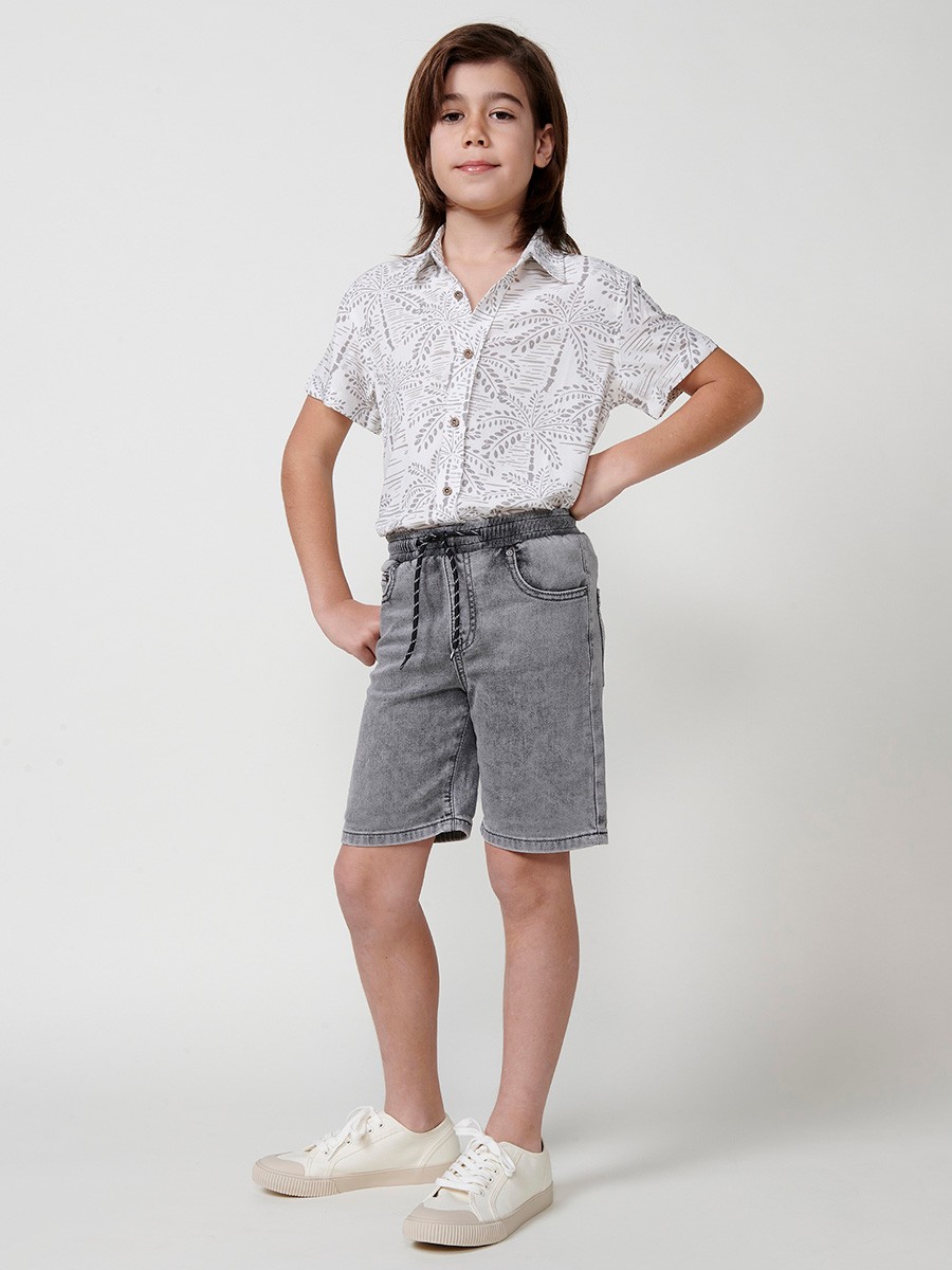 Pantalón Corto con Cintura Elástica y Cordón en Color Denim Gris para Niño