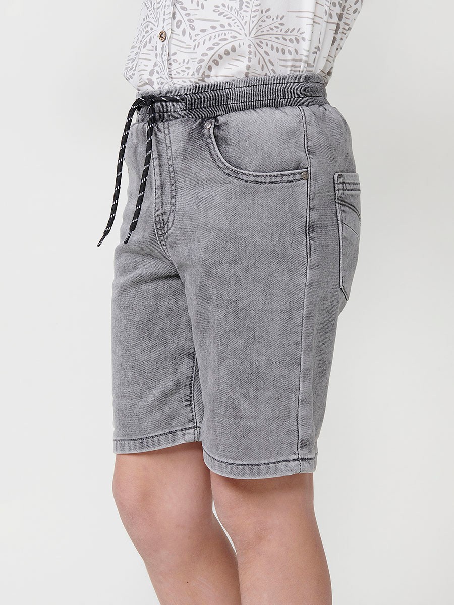 Pantalón Corto con Cintura Elástica y Cordón en Color Denim Gris para Niño 1